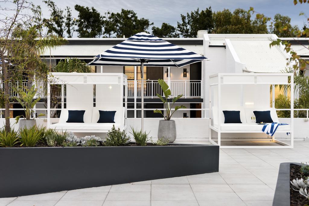 Aparthotel Tradewinds And 4*