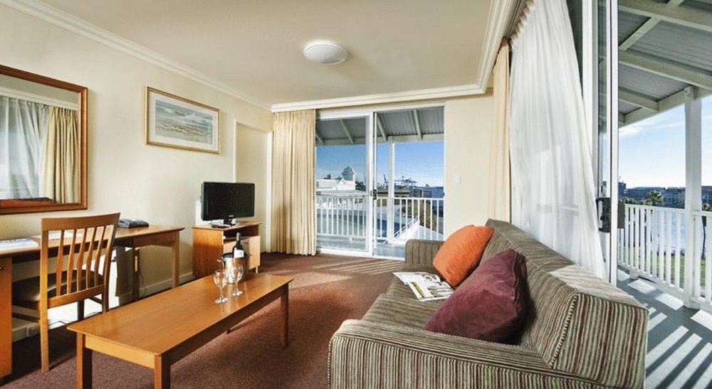 Tradewinds And 4* Fremantle